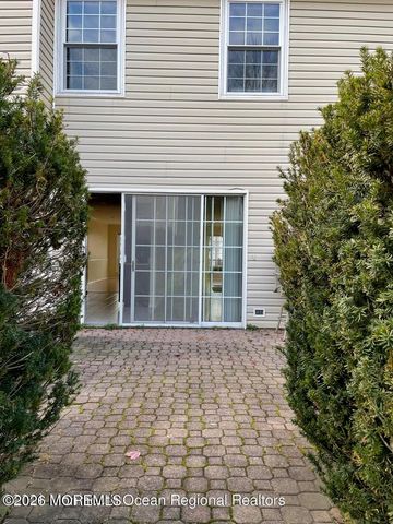 79 Dartmouth Place, Morganville, NJ 07751