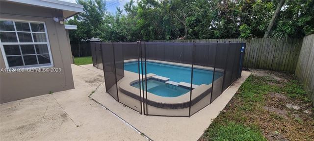 7160 NW 25 CT, Sunrise, FL 33313