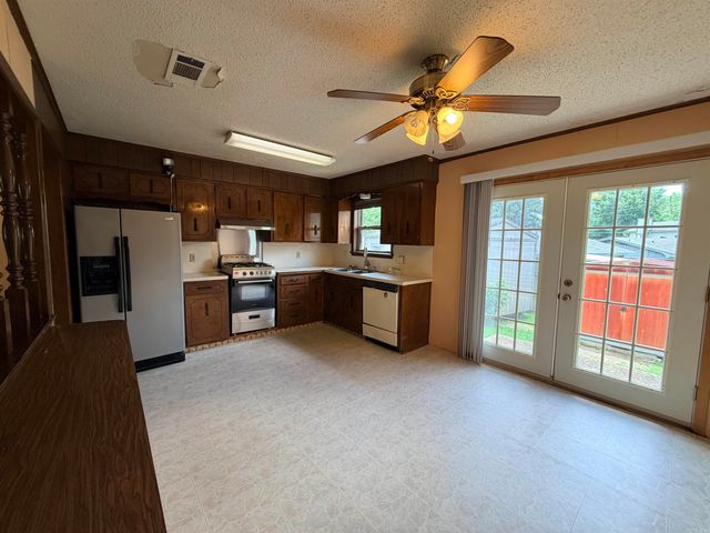 28 Emerald Circle, North Little Rock, AR 72118