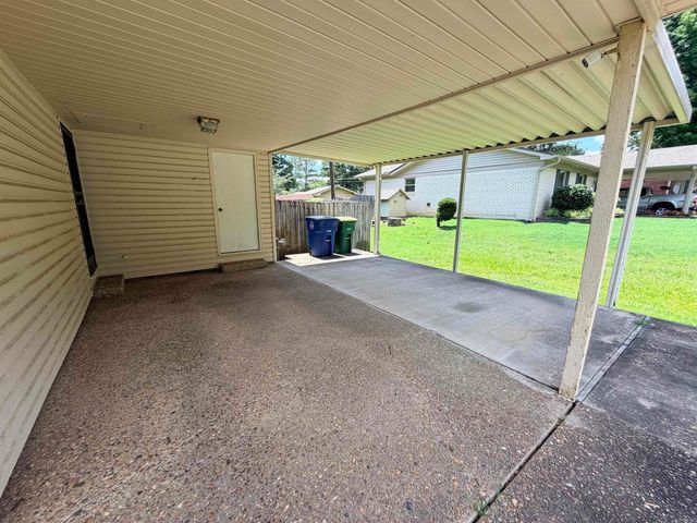 28 Emerald Circle, North Little Rock, AR 72118