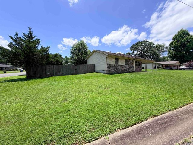28 Emerald Circle, North Little Rock, AR 72118