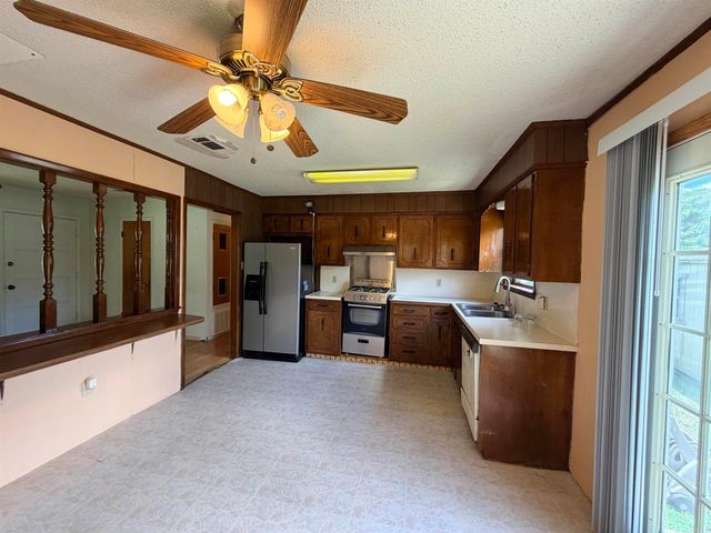 28 Emerald Circle, North Little Rock, AR 72118