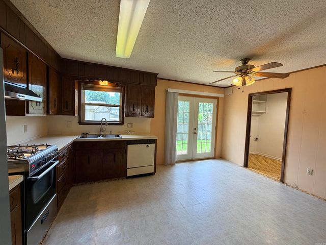 28 Emerald Circle, North Little Rock, AR 72118