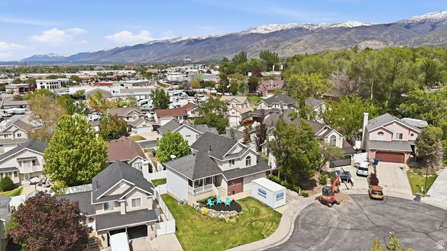 581 E COMPASS CIR, North Salt Lake, UT 84054