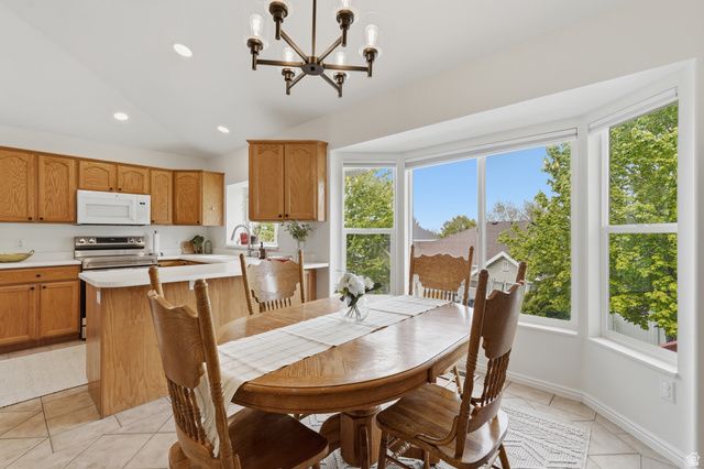581 E COMPASS CIR, North Salt Lake, UT 84054