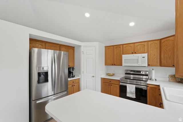 581 E COMPASS CIR, North Salt Lake, UT 84054
