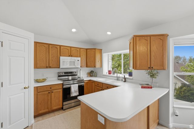581 E COMPASS CIR, North Salt Lake, UT 84054
