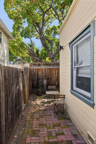 270 Everett Avenue, Palo Alto, CA 94301