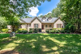 426 Pearl Bay Drive, New London, NC 28127