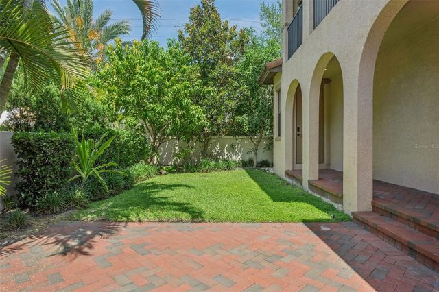 6149 YEATS MANOR DRIVE, Tampa, FL 33616