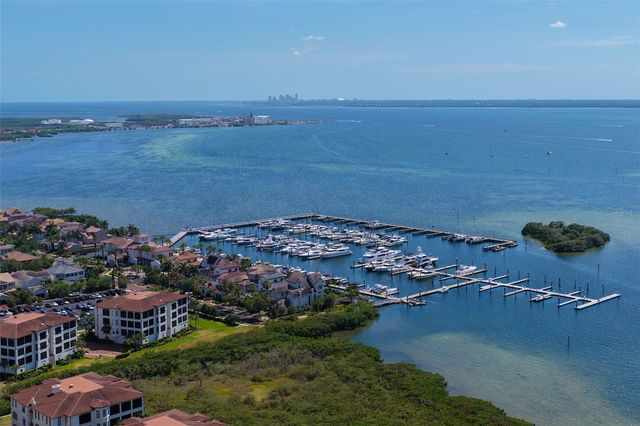 6149 YEATS MANOR DRIVE, Tampa, FL 33616