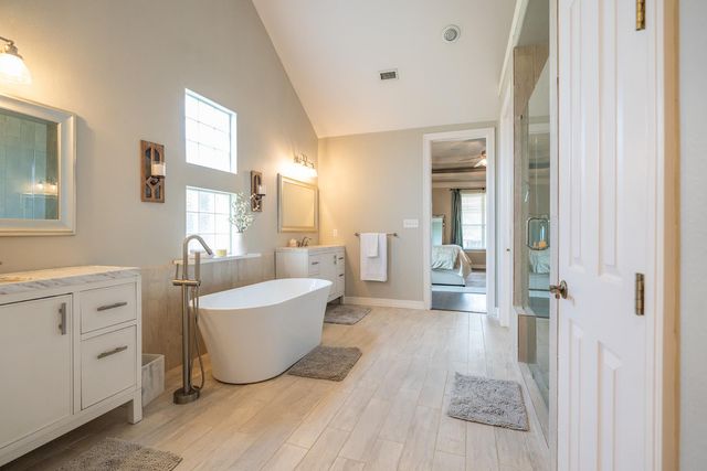 511 Broken Lance DR, Dripping Springs, TX 78620