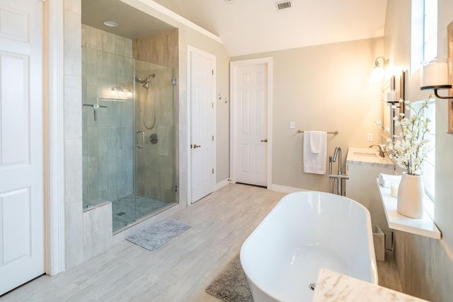 511 Broken Lance DR, Dripping Springs, TX 78620