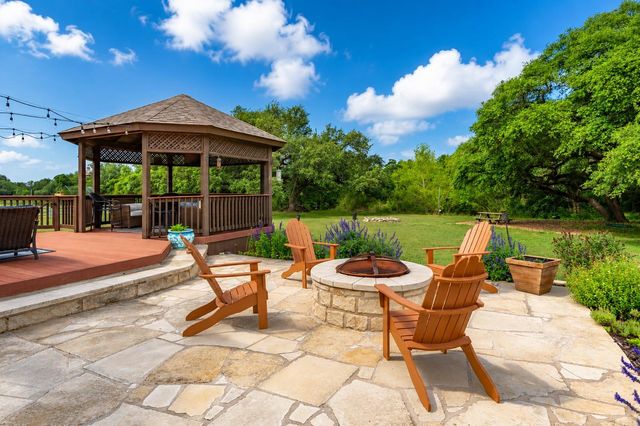 511 Broken Lance DR, Dripping Springs, TX 78620