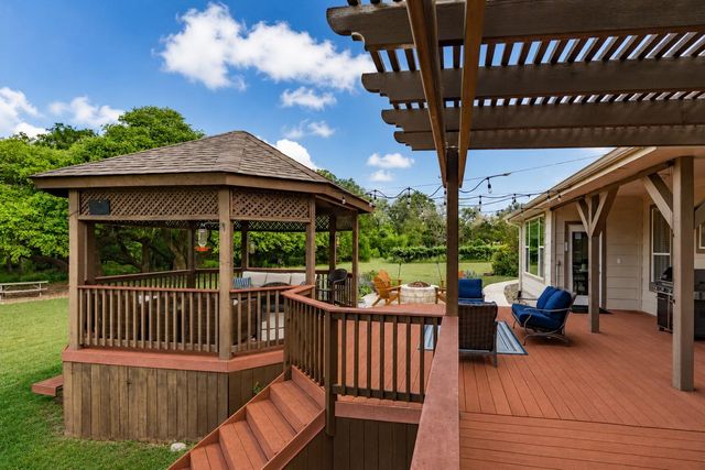 511 Broken Lance DR, Dripping Springs, TX 78620