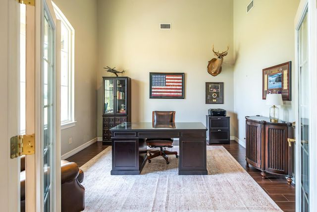 511 Broken Lance DR, Dripping Springs, TX 78620