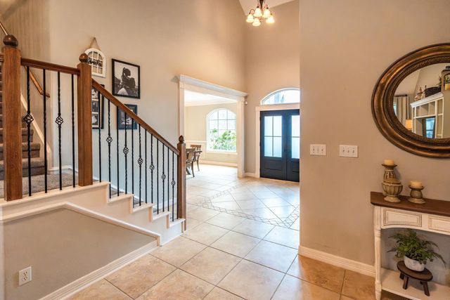 511 Broken Lance DR, Dripping Springs, TX 78620