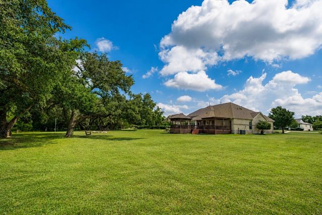 511 Broken Lance DR, Dripping Springs, TX 78620