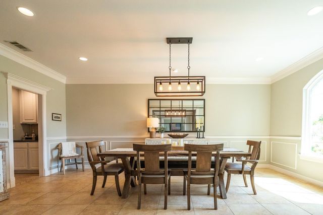 511 Broken Lance DR, Dripping Springs, TX 78620