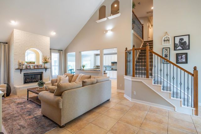 511 Broken Lance DR, Dripping Springs, TX 78620
