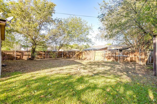 1316 Wood Drive, Mansfield, TX 76063