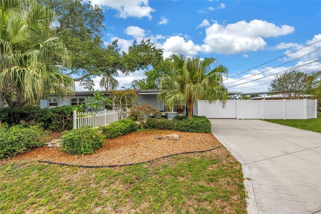 7400 19TH AVENUE N, St Petersburg, FL 33710