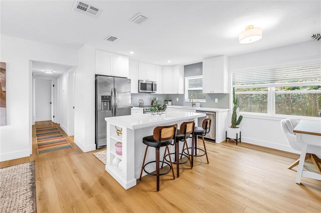 7400 19TH AVENUE N, St Petersburg, FL 33710