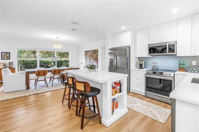 7400 19TH AVENUE N, St Petersburg, FL 33710