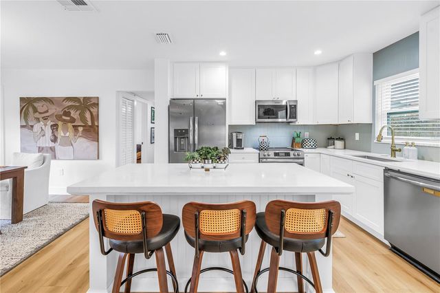 7400 19TH AVENUE N, St Petersburg, FL 33710
