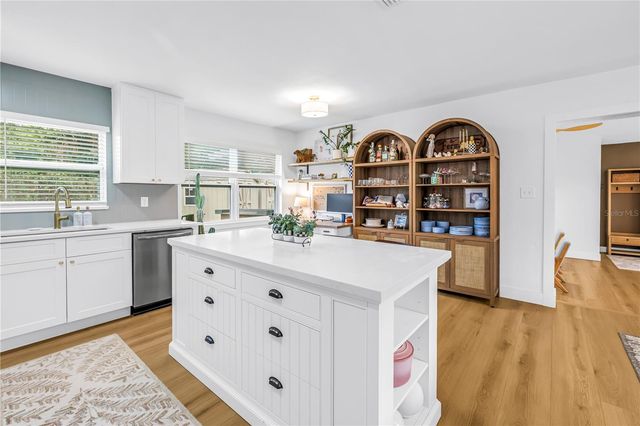 7400 19TH AVENUE N, St Petersburg, FL 33710