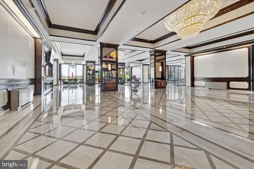 Image 1 of property listing at 5225 POOKS HILL RD #615S, Bethesda, MD 20814