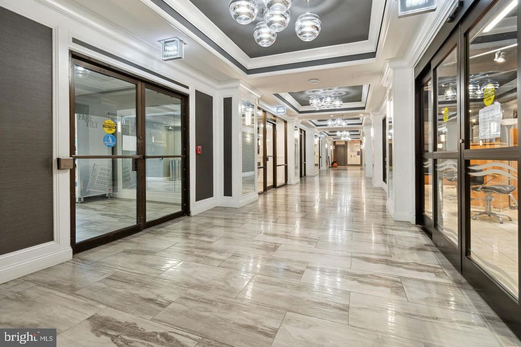 Image 12 of property listing at 5225 POOKS HILL RD #615S, Bethesda, MD 20814