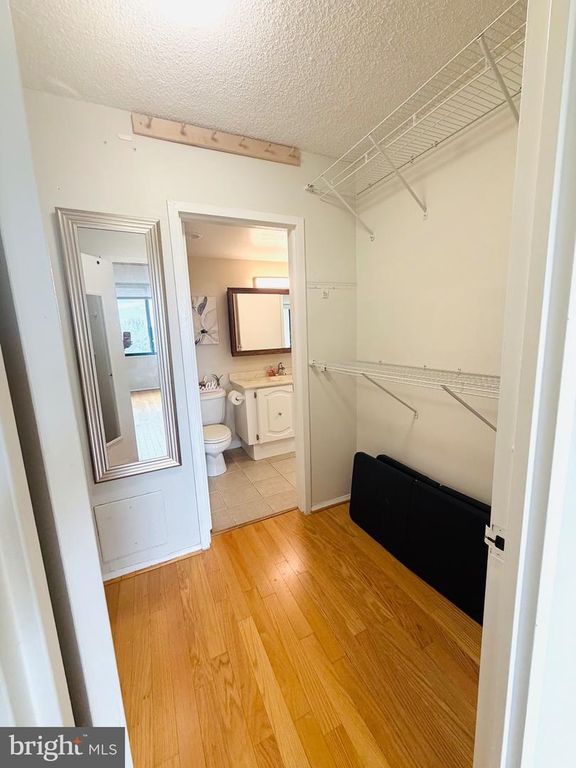 Image 7 of property listing at 5225 POOKS HILL RD #615S, Bethesda, MD 20814