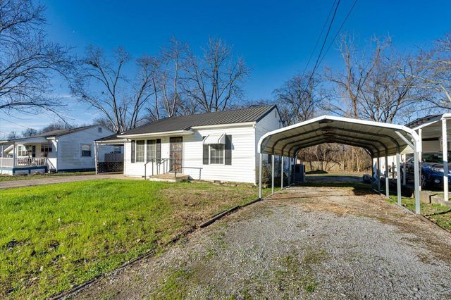 713 Richmond Avenue, Rossville, GA 30741