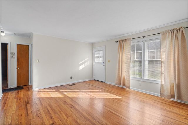 713 Richmond Avenue, Rossville, GA 30741