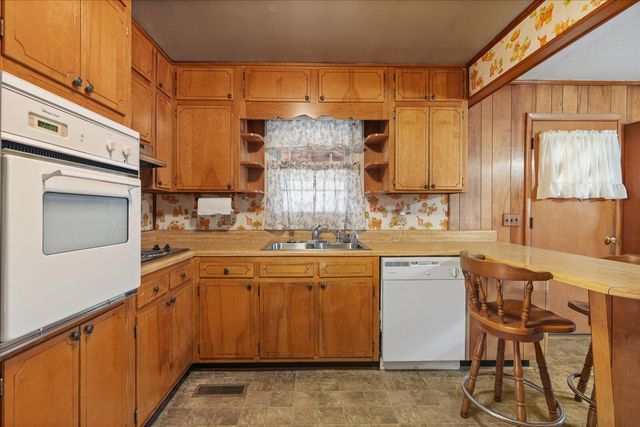 713 Richmond Avenue, Rossville, GA 30741