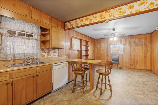 713 Richmond Avenue, Rossville, GA 30741