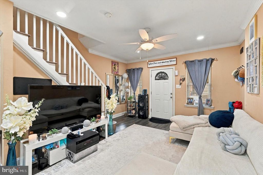 1525 S PATTON ST, Philadelphia, PA 19146 — photo 4