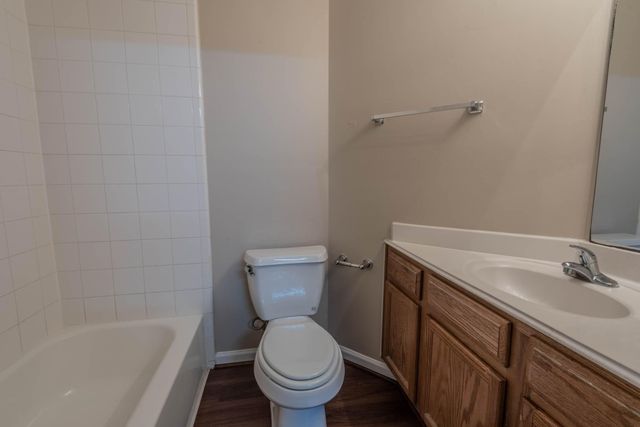 10233 Azalea Vlg Village, Houston, TX 77088