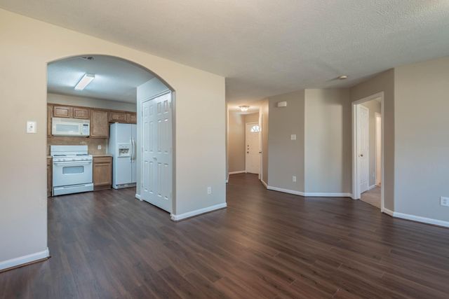 10233 Azalea Vlg Village, Houston, TX 77088