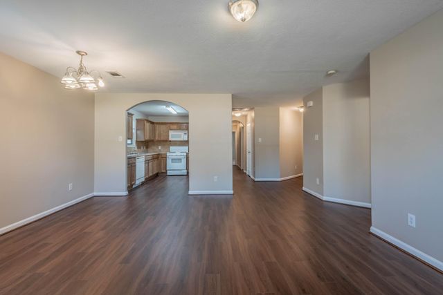 10233 Azalea Vlg Village, Houston, TX 77088