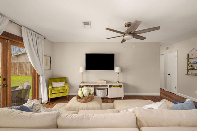 6107 Harwin LN, Austin, TX 78745