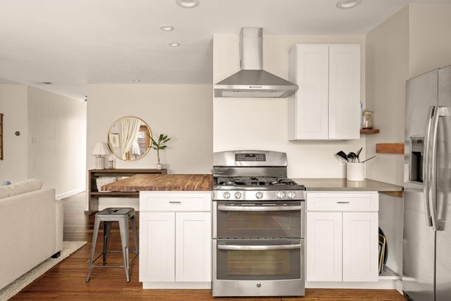 6107 Harwin LN, Austin, TX 78745