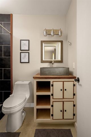 6107 Harwin LN, Austin, TX 78745