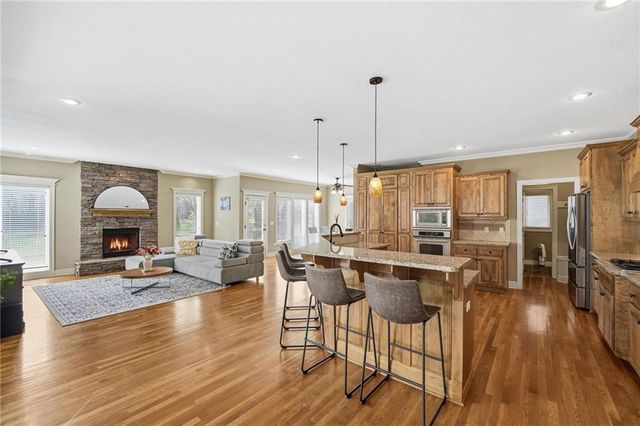 5201 W 164th Street, Overland Park, KS 66085
