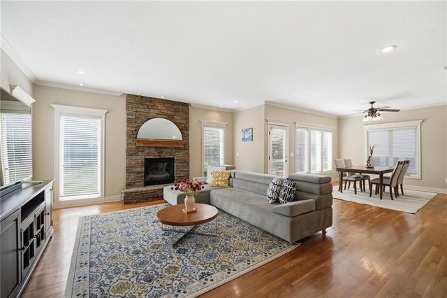 5201 W 164th Street, Overland Park, KS 66085