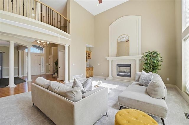 5201 W 164th Street, Overland Park, KS 66085