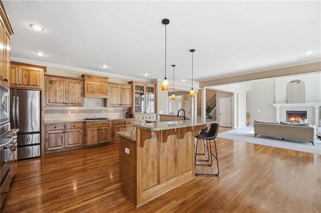 5201 W 164th Street, Overland Park, KS 66085