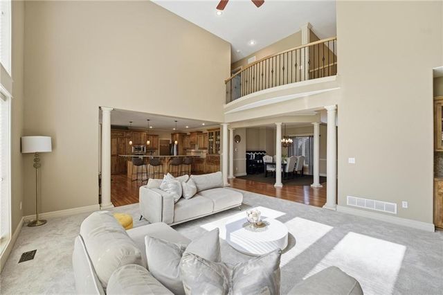 5201 W 164th Street, Overland Park, KS 66085