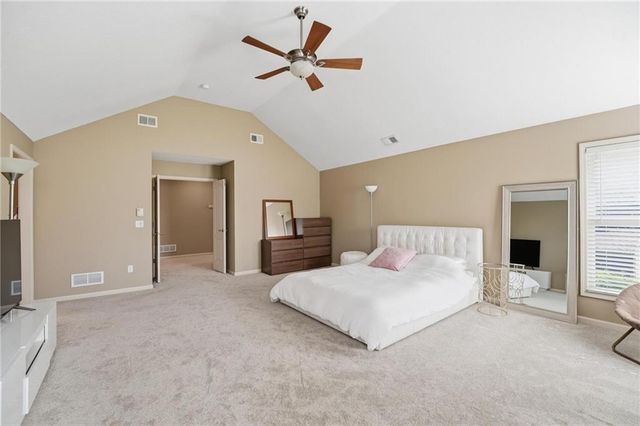 5201 W 164th Street, Overland Park, KS 66085
